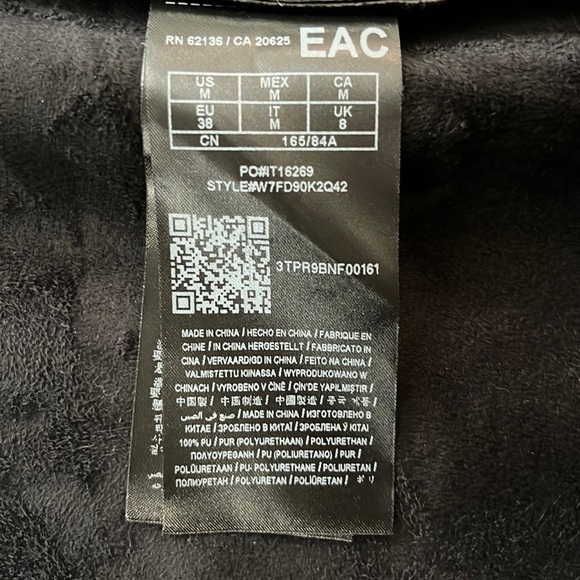 Guess faux leather skirt NWT Medium Front Zip - Picture 3 of 7